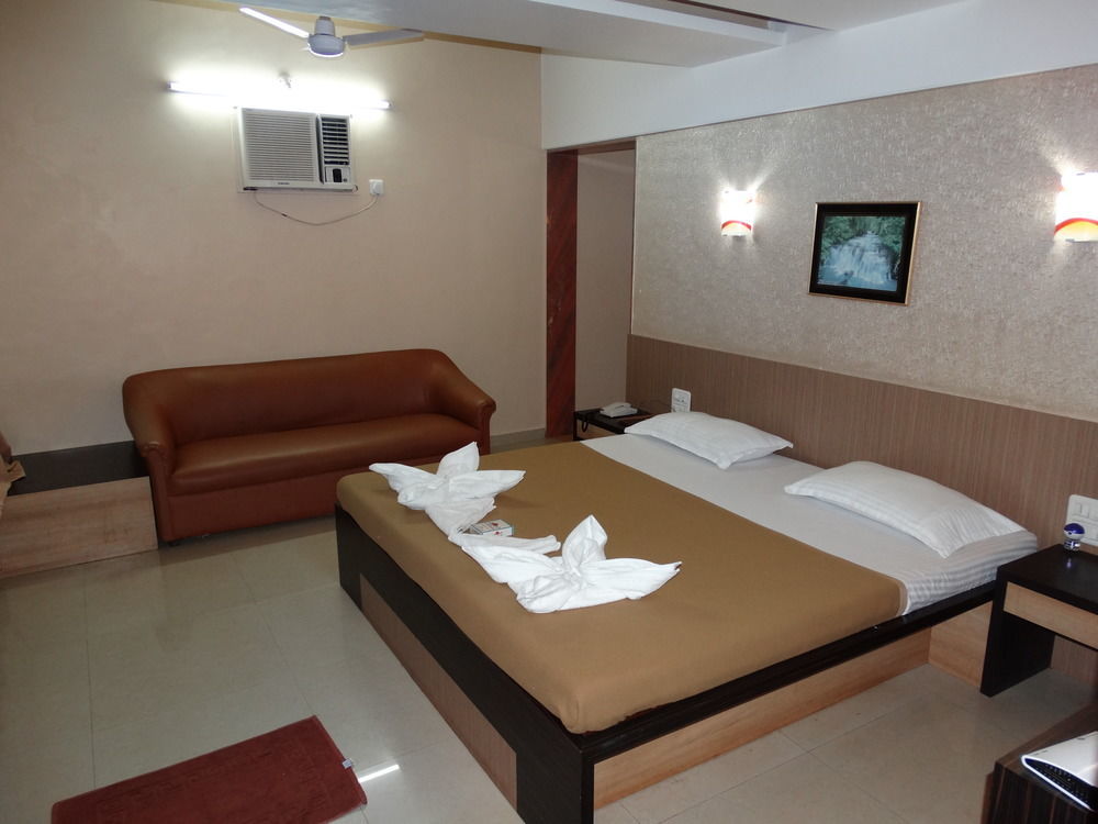 Abhishek Beach Resort And Spa Ganpatipule Luaran gambar