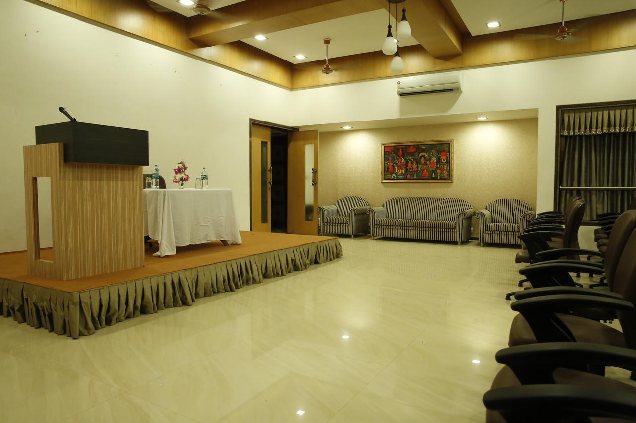 Abhishek Beach Resort And Spa Ganpatipule Luaran gambar