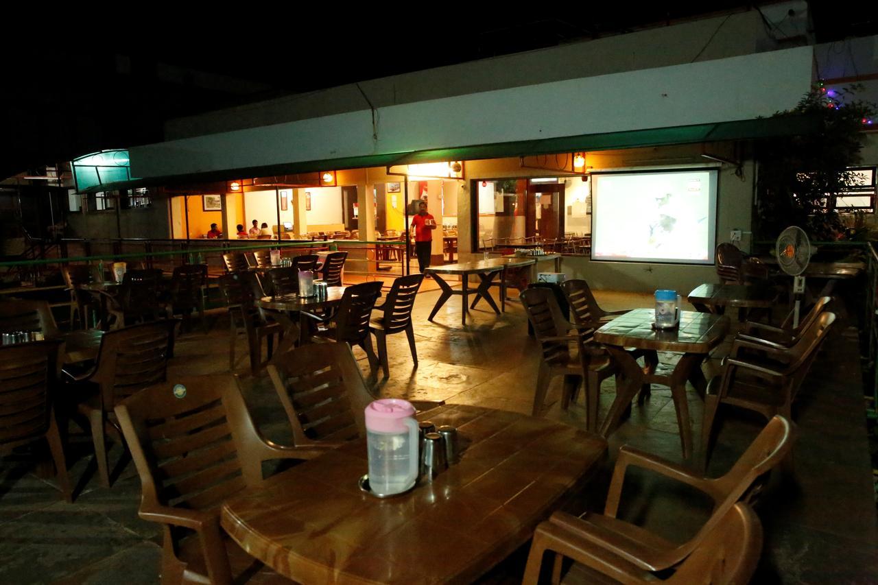 Abhishek Beach Resort And Spa Ganpatipule Luaran gambar