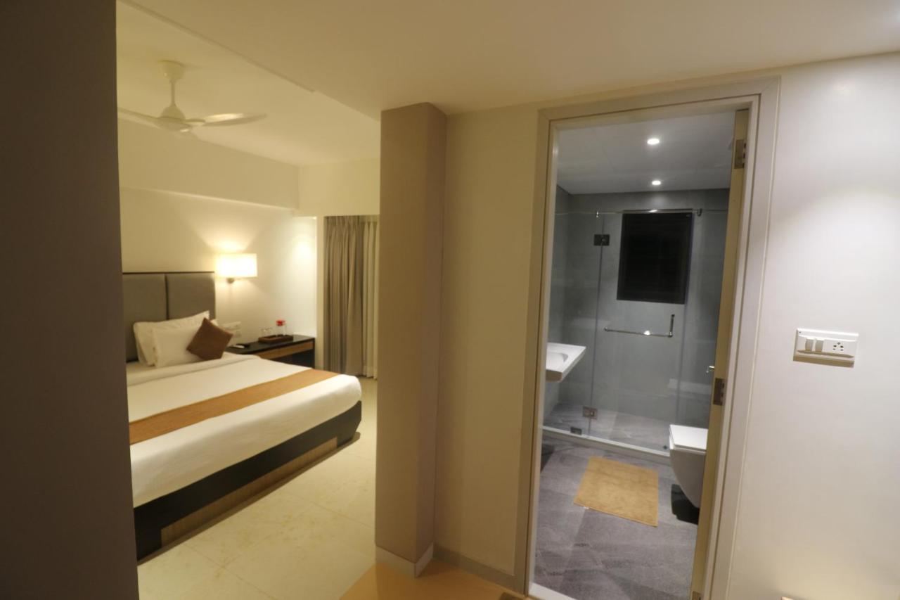 Abhishek Beach Resort And Spa Ganpatipule Luaran gambar
