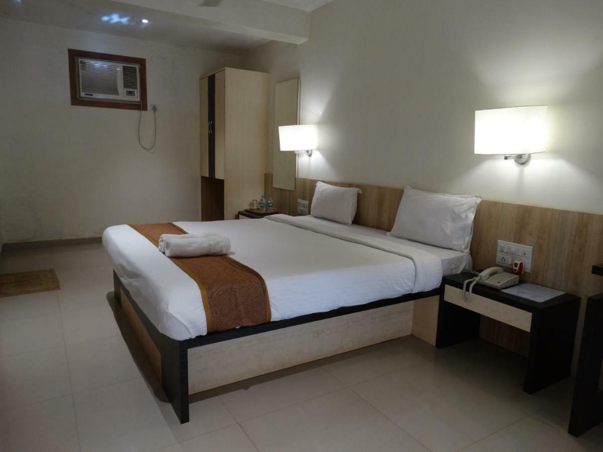 Abhishek Beach Resort And Spa Ganpatipule Luaran gambar